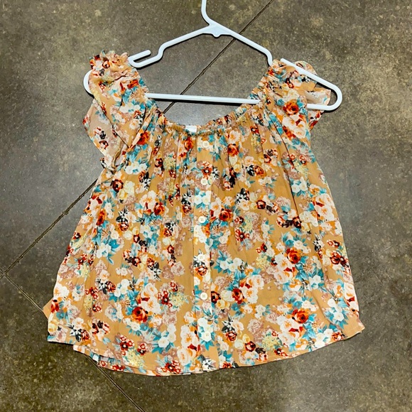 Like new fox and gray top - Picture 1 of 3